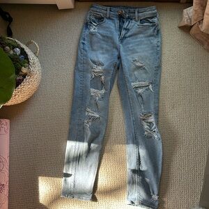 American Eagle Lightwash Ripped Mom Jeans